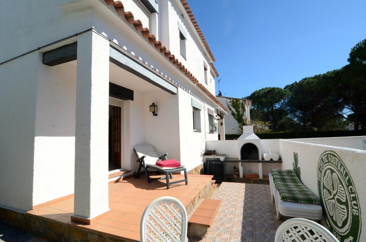 Avinguda Montgo Villa L'Escala Exterior photo