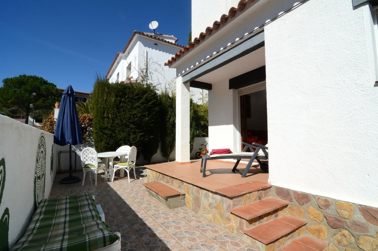 Avinguda Montgo Villa L'Escala Exterior photo